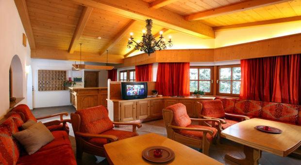 Hotel Taxacher Kirchberg in Tirol Bagian luar foto