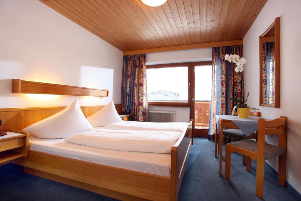 Hotel Taxacher Kirchberg in Tirol Ruang foto